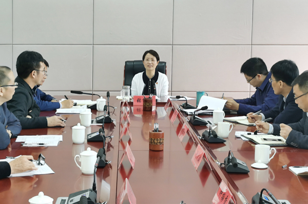 武平县政府县长张丽华对武平县政府办干部职工提出四点要求