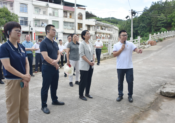 会上,县委常委,常务副县长张北阳就提升应急能力作了安排部署;县应急